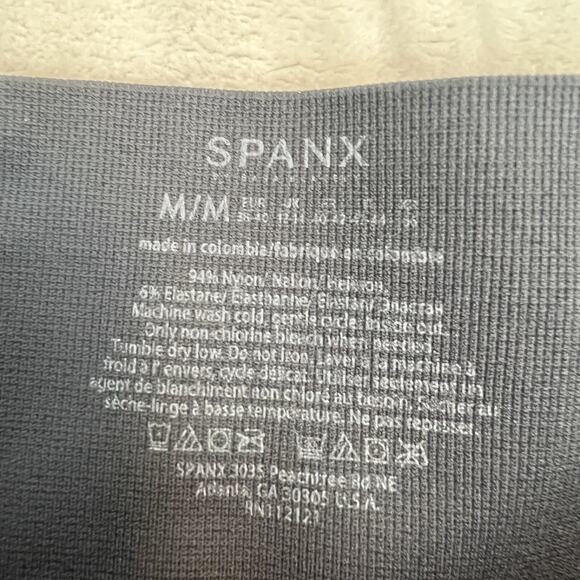 Spanx Leggings Womens Medium Black Camo Look At Me Know Seamless Compression - Picture 6 of 9
